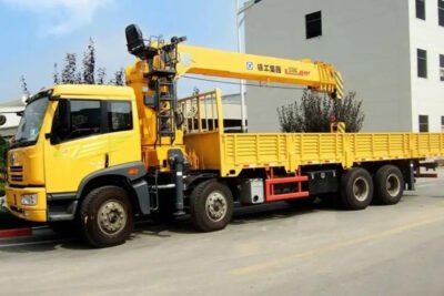 Hiab crane pickup truck service in Dubai